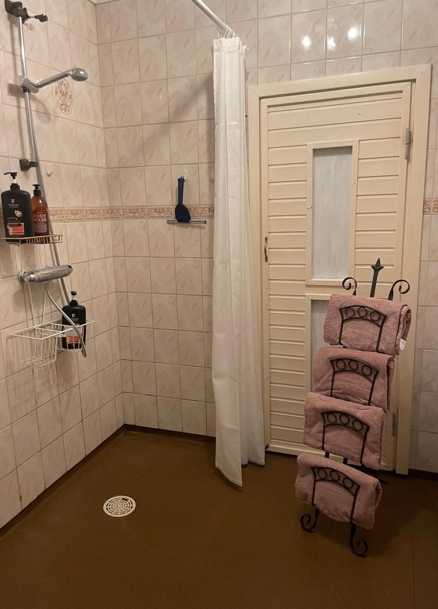 Lantlig Laegenhet Apartamento Charlottenberg Exterior foto